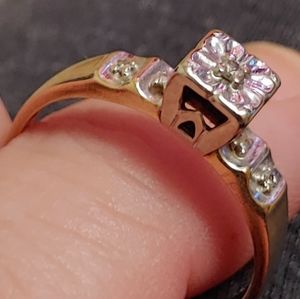 10k gold ring,size 8 to 9